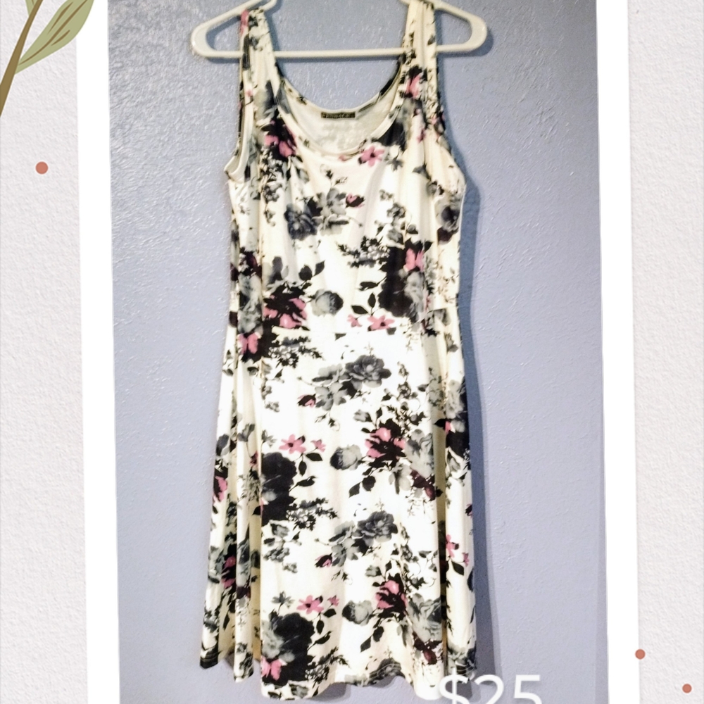 Cream and White Sleeveless Scoop Neck Midi Sundress